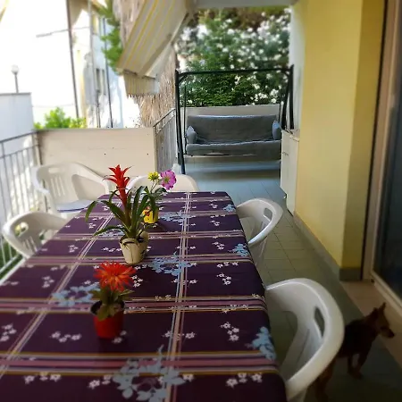 Nancy House Seconda Fila Mare Una Terrazza Sul Giardino Apartment
